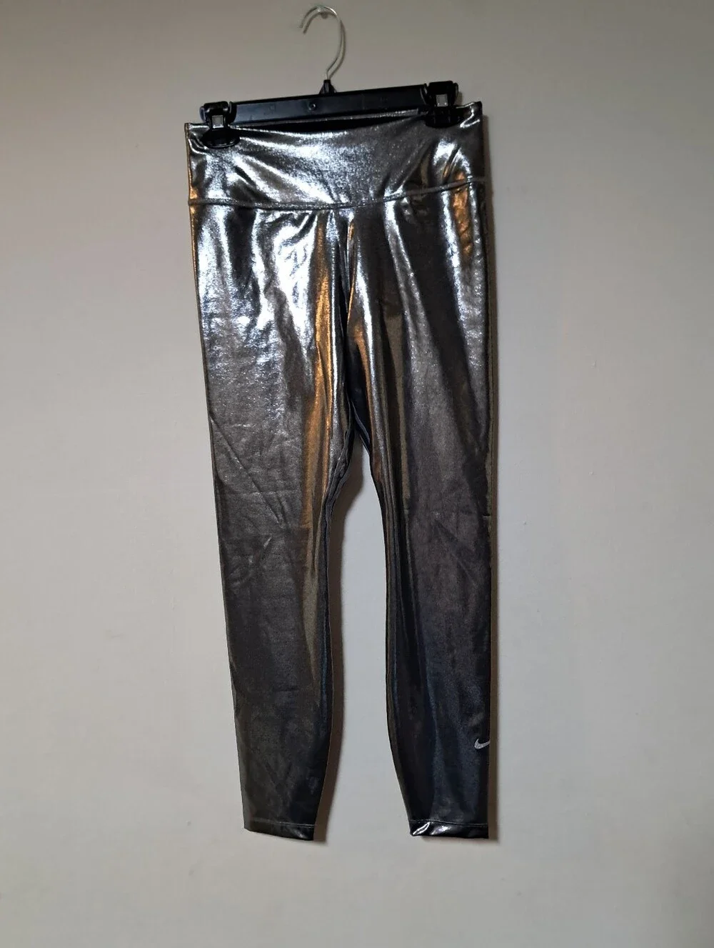 Nike Metallic Performance Women's Mid-rise 7/8 Leggings - Silver Tight Fit Sz. M